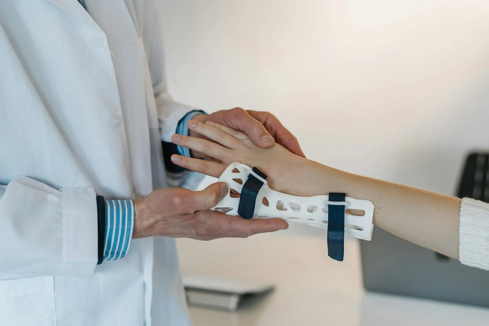 Upper Limb Orthotics - Quantum Medical Clinical Solution